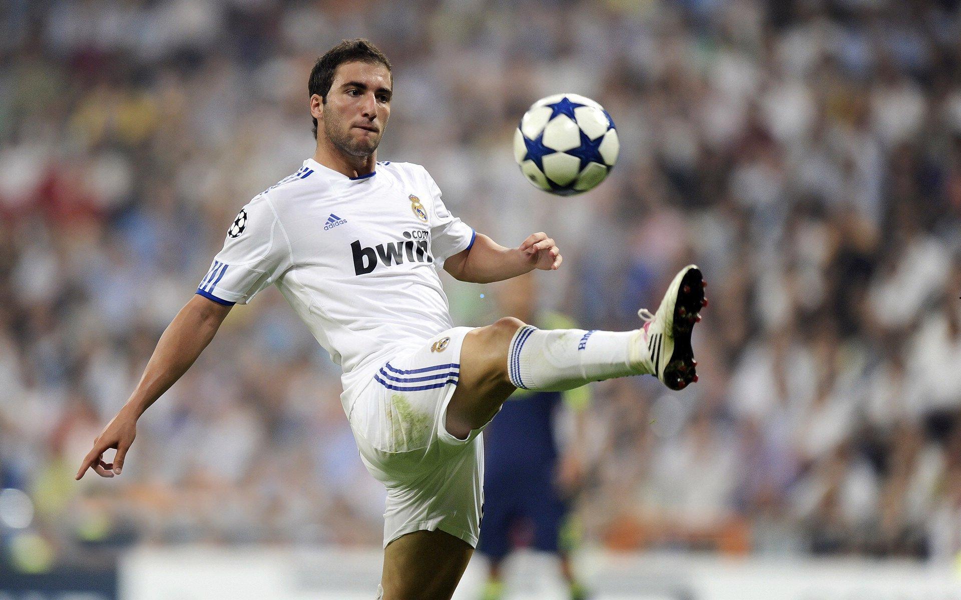 卡雷拉斯温情致别阿隆索，铭记辉煌贡献，祝愿新征程顺遂